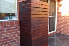 Custom marabou hot water service screen
